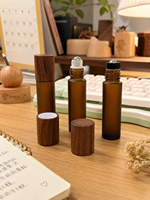 Flacon à bille en verre ambré avec bouchon en bois de noyer noir personnalisé de luxe, 5 ml, 10 ml, pour l'emballage d'huiles essentielles et de soins de la peau