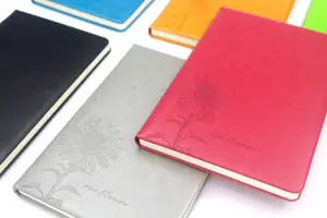 دفتر a5 ودفتر a6 بتصميم المصنع الأصلي وله حافة ملونة ومطبوع عليه طباعة سوداء