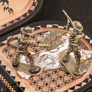 Adorno Creativo de Latón con Escena de Duelo de Vaqueros del Oeste, Pequeño Juguete Coleccionable para Mesa o Regalo - Product Image 4