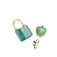 CJH Golden Natural Stone Love Key Conheart Lock Pendentif Collier pour enfants Crystal Cross Border Key Couple Lock Collier