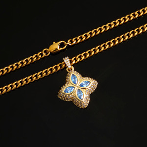 Colgante de Trébol de la Suerte de Plata de Ley 925 con Moissanita VVS, Estilo Hip Hop Bling, Certificado GRA y Aprobado por el Probador - Product Image 2