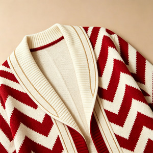 <span class=keywords><strong>Cardigan</strong></span> in Maglia Rosso <span class=keywords><strong>con</strong></span> <span class=keywords><strong>Collo</strong></span> <span class=keywords><strong>a</strong></span> <span class=keywords><strong>Scialle</strong></span> e Motivo, Lunghezza Media, Manica Lunga, per Donna, Maglione Ricamato per Gruppi e Confraternite, Capospalla - Product Image 5