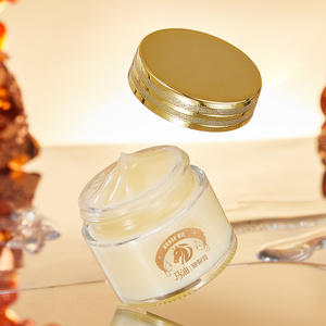 <span class=keywords><strong>Crema</strong></span> <span class=keywords><strong>Viso</strong></span> KUGE al Grasso di Cavallo con Arbutina, Anti-Congelamento, Anti-Screpolature, Idratante Notturno, Anti-Rughe, Rassodante e Schiarente per Donne - Product Image 5