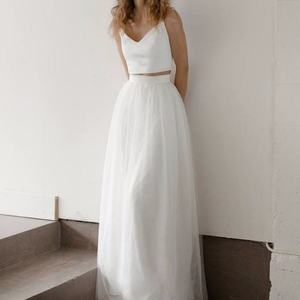 Conjuntos de Falda de Boda al por Mayor, Trajes Blancos con Cuello en V, Ropa de Verano para Mujer, Conjunto de Falda de Dos Piezas para Mujer - Product Image 1