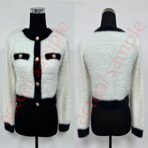 Chaqueta de Punto Elegante Estilo Old Money para <span class=keywords><strong>Mujer</strong></span>, con Ribete en Contraste, <span class=keywords><strong>Cardigan</strong></span> de Lujo con Botones Dorados, Personalizable OEM/ODM - Product Image 5