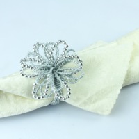 Perles de verre de conception de fleur anneau de serviette qn20123104