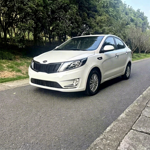 รถมือสองราคาถูก ปี 2015 รุ่น K2 Sedan เครื่องยนต์ 1.4 ลิตร พวงมาลัยซ้าย เกียร์ออโต้ น้ำมันเบนซิน เบาะหนัง กล้องมองหลัง ยาง R18 ไฟ LED สีเข้ม หลังคาซันรูฟ - Product Image 1