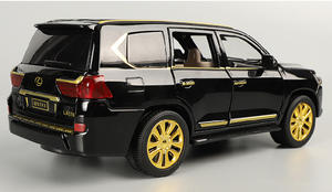 PANDAS 1:24 <span class=keywords><strong>Lexus</strong></span> LX570 Venta caliente luz sonido simulación Diecast <span class=keywords><strong>todoterreno</strong></span> aleación coche Metal modelo SUV vehículo juguete de plástico - Product Image 3