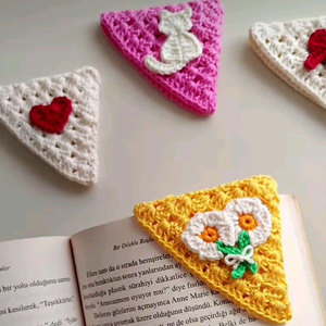 Handmade Crochet Bookmark With Flower And Cat Design Cute Triangular Book Marker Reusable Reading <b>Gift</b> For Online Sale - Product Image 5