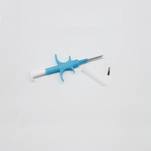 Étiquette RFID en bioglass 134 MHz, puce de suivi RFID injectable avec injecteur, micro-puce implantable pour animaux pour la gestion des exploitations agricoles - Product Image 2