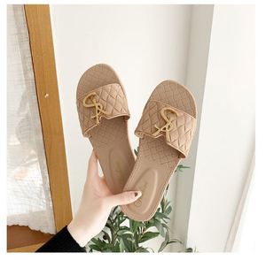 Sandales pour femmes en cuir véritable de luxe, pantoufles haut de gamme de qualité supérieure pour l'été, la plage et les activités de plein air - Product Image 1