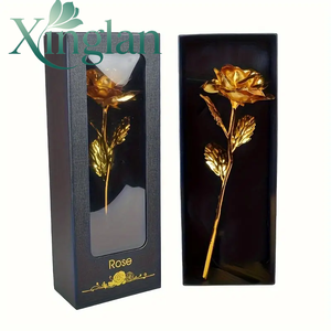 Élégante boîte cadeau 1 pièce en feuille d'or avec rose artificielle sans plumes, pour la Saint-Valentin et la Fête des Mères, plante décorative - Product Image 1