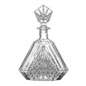 En gros 650ml fabricant triangle verre bouteille de vin whisky vodka liquior décanteur