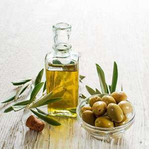 Huile d'olive extra vierge pressée à froid, huile de cuisson de qualité pour la cuisine gastronomique, les vinaigrettes et les préparations culinaires haut de gamme - Product Image 1