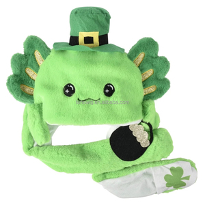 Gorro de peluche de axolote con orejas saltarinas y diseño de trébol para el Día de San Patricio - Product Image 2
