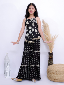 Ensemble Kurti et Sharara en coton tissé à manches imprimées - Noir - Product Image 1