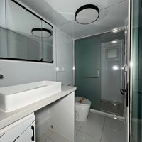 Appartement à trois chambres et un salon, résistant aux tremblements de terre et imperméable, utilisant des maisons préfabriquées mobiles extensibles en conteneurs de 40 pieds sur 20 pieds