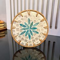 Tapis en rotin tressé à la main en forme de coquille, résistant à la chaleur, dessous de plat multicolore fait main en paille, protection durable pour vaisselle