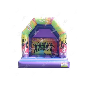 Château gonflable commercial en PVC TikTok avec souffleur - Product Image 1