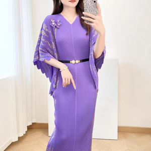 <span class=keywords><strong>Robe</strong></span> midi plissée dorée élégante de qualité avec ceinture, style musulman turc islamique, col en V, manches courtes - Product Image 2