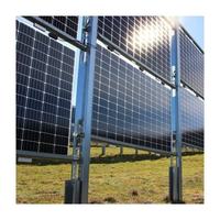 Système de montage de clôture solaire bifaciale en acier antivol et résistant au vent pour barrière routière et centrale solaire écologique
