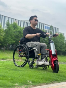 400W 50km Meilleur <span class=keywords><strong>prix</strong></span> usine : Fauteuil roulant électrique à traction avant avec batterie au lithium - Product Image 4
