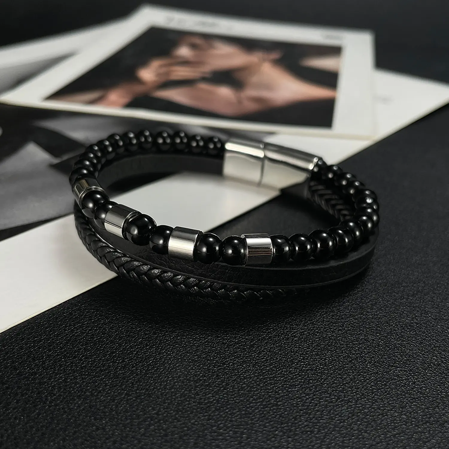 Pulsera de cuero con cierre magnético trenzado multicapa con cuentas de ágata negra de acero inoxidable Simple de alta calidad de 12MM para hombres