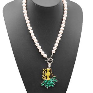 Alla moda verde e giallo Bling <span class=keywords><strong>pietra</strong></span> intarsiato splendida signora ciondolo e perla rendendo greco XHO Chi <span class=keywords><strong>Eta</strong></span> Phi Choker collana - Product Image 1
