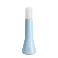 Banque d'alimentation au design moderne et pratique avec lumière nocturne LED blanc chaud, matériau ABS, source d'alimentation de la batterie, lumière d'urgence