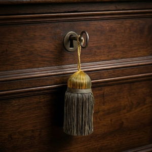 Pendentif décoratif à pompon en rayonne 100% avec franges pour accessoire de serrure de tiroir - Product Image 1