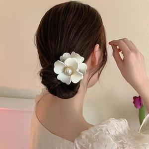 Pinzas <span class=keywords><strong>de</strong></span> Pelo con Flores Hawaianas para <span class=keywords><strong>Mujer</strong></span>, Pinzas <span class=keywords><strong>de</strong></span> Pelo con Perlas y Flores, Pinzas <span class=keywords><strong>de</strong></span> Pelo Fuertes y Antideslizantes para Cabello Fino y Grueso - Product Image 5