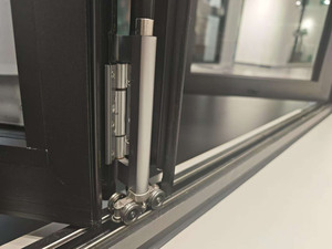 Les portes accordéon bi-pliantes modernes les plus populaires pour l'intérieur, en aluminium et verre, avec surface finie et système robuste - Product Image 3