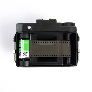 Máy ảnh phim khổ trung chuyên nghiệp Classic Holga 120PAN, ống kính quang học 90mm, kính ngắm toàn cảnh, hai hot shoe, phim 120 - Product Image 2