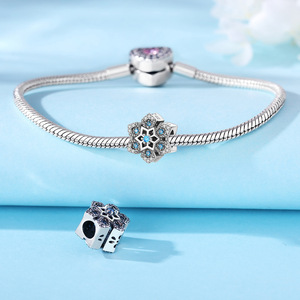 Pendentif motif flocon de neige bleu, accessoire de bracelet DIY haut de gamme original, vente en gros, pendentif pour bracelet femme - Product Image 3