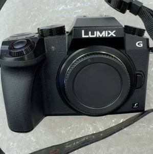 Appareil photo <span class=keywords><strong>pas</strong></span> <span class=keywords><strong>cher</strong></span> Panasonic LUMIX DMC-G7 16MP Vidéo 4K Appareil photo d'occasion - Product Image 1