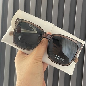 <b>Sunglasses</b> Women Rectangle Full Rim Polarized UV390 Summer Elegant Adult Light Weight <b>With</b> <b>Case</b> - Product Image 3