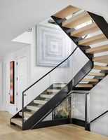 Stringer en métal simple moderne Escalier droit en bois de chêne Villa Escalier intérieur à poutre avec balustrade en verre pour appartement DIY