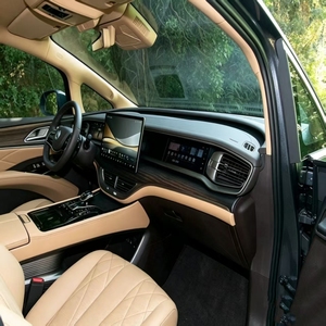 Minivan Espaciosa y Elegante para Viajes de Alta Gama, Denza D9 2025 Híbrida, MPV Mediano-Grande - Product Image 4