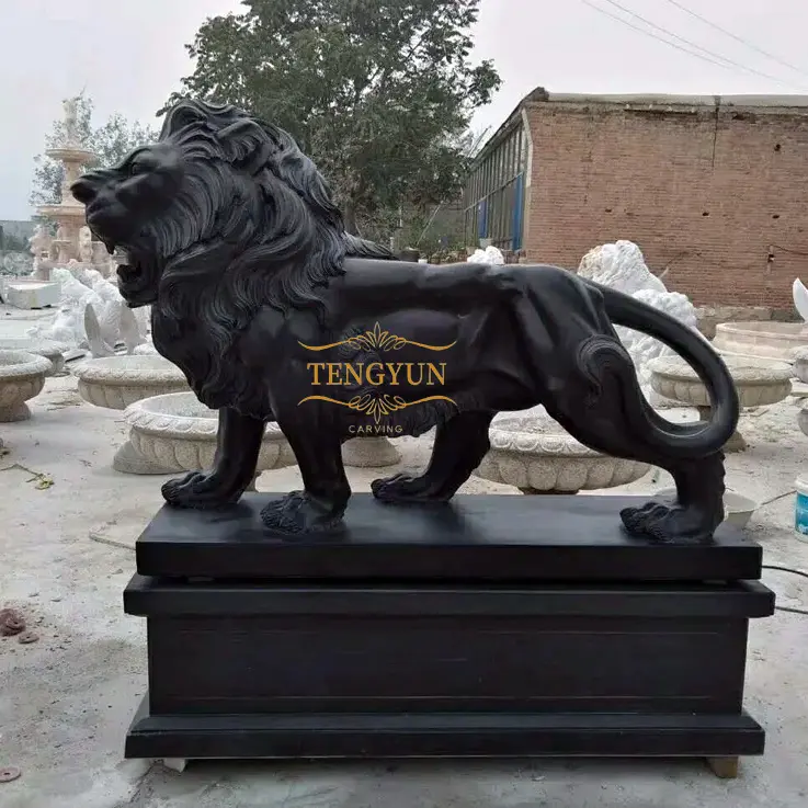 Statue de lion marchant en marbre sculpté pour l'extérieur, taille réelle, sculpture de lion en granit noir