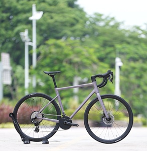 Bicicleta de Estrada OEM de Alta Qualidade TWITTER C6 13 Velocidades ES7000 com Quadro de Liga e Garfo de Fibra de Carbono 700C à Venda - Product Image 1