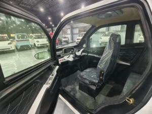 Offre Spéciale : Voiturette Électrique 4 Roues avec Moteur 1500W/2000W, Batterie au Lithium, Traction Arrière Unique, Caméra Arrière et Intérieur Lumineux - Product Image 6