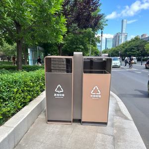 Poubelle de recyclage à double compartiment en acier inoxydable, debout, pour l'extérieur, avec cendrier central, pour les parcs publics, les allées, les espaces commerciaux - Product Image 2