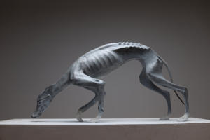 "एक बर्फीली सोजर्न" कांस्य मूर्तिकला - Product Image 2