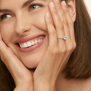 Anillo de compromiso de cristal de color blanco plateado, joyería elegante para propuesta de matrimonio, anillo de regalo de boda para mujer, anillo de promesa de aniversario - Product Image 4