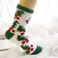 Chaussettes douillettes en polaire corail imprimées Père Noël, bonhomme de neige et flocons de neige pour femmes, idéales pour les fêtes de Noël, vente en gros