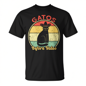 Camiseta Retro Vintage con Diseño de Dicho Mexicano 'Gatos Before Vatos', Unisex, Talla Adulto - Product Image 2