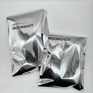 Sachets d'<span class=keywords><strong>Expédition</strong></span> Poly Film Métallisé Argenté en <span class=keywords><strong>Plastique</strong></span>, Personnalisables avec Logo et Nom, Enveloppes Isolantes Auto-Adhésives en Feuille d'Aluminium - Product Image 5