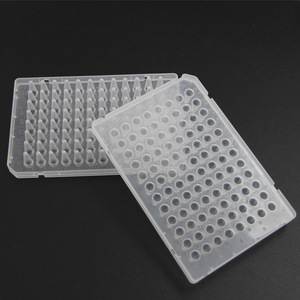 Plaque PCR médicale Yongyue 96 puits 100 µL à bords hauts, fond plat, puits carrés, stérilisable pour ABI - Product Image 1
