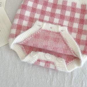 Ensemble trois pièces pour bébé Angou, nourrisson et tout-petit de 3 à 6 à 9 <span class=keywords><strong>mois</strong></span>, veste en jacquard à carreaux, barboteuse à bretelles, ensemble unique - Product Image 6