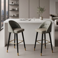 Tabouret de bar moderne et minimaliste en cuir capitonné, style italien, pour bar à vin de luxe et salon